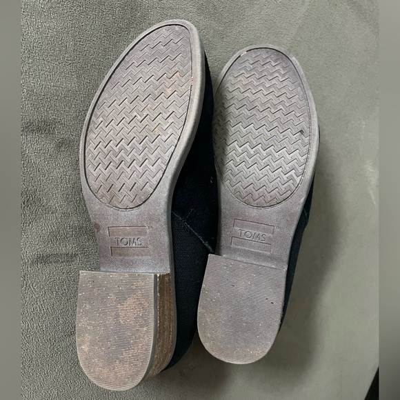 TOMS booties NWOT - Picture 2 of 3